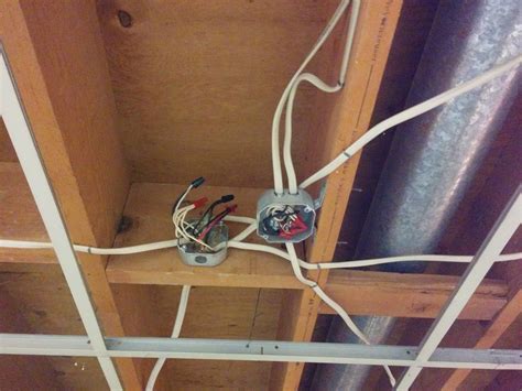 how to attach junction box to joist|how to insert a junction box.